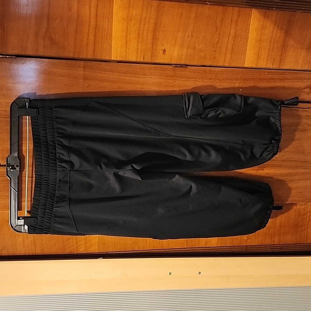 Capris - Picture 5 of 8